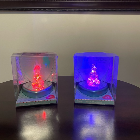 Other - Set of two Disney Princess light up figurines